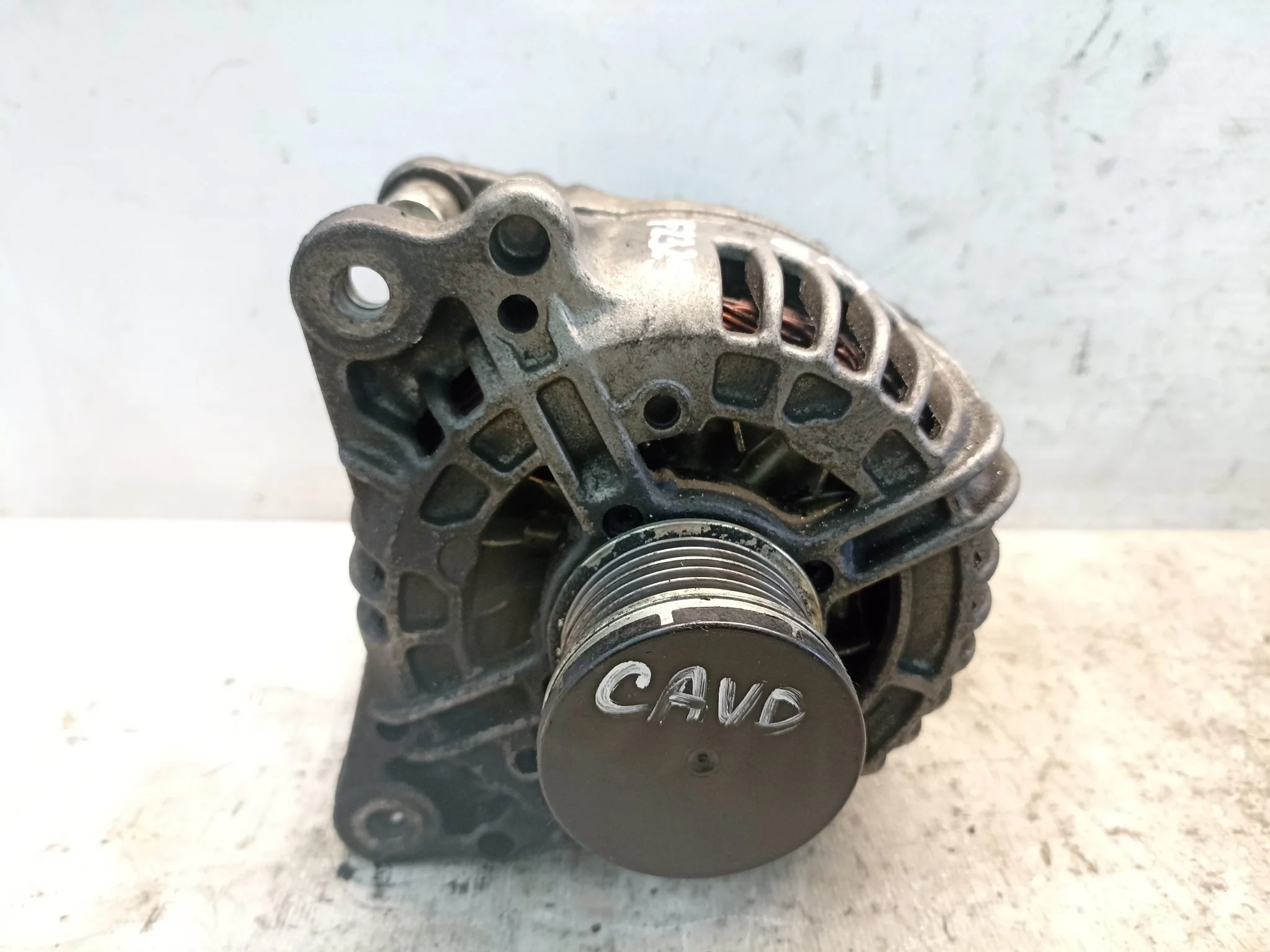 ГЕНЕРАТОР AUDI VOLKSWAGEN SEAT SKODA ... CTJB CTKA CYVA DFSB ... TOLEDO TOURAN TRANSPORTER YETI ... BQ1 KG3 NH3 NL3 03C903023A 2 КОНТАКТА 140A 14V F2325