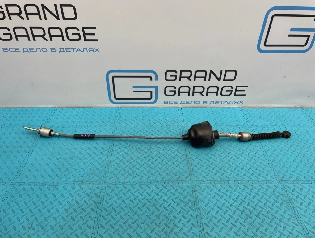 Трос кпп Audi A8 2005 4E0713265C D3 BFM 4.2