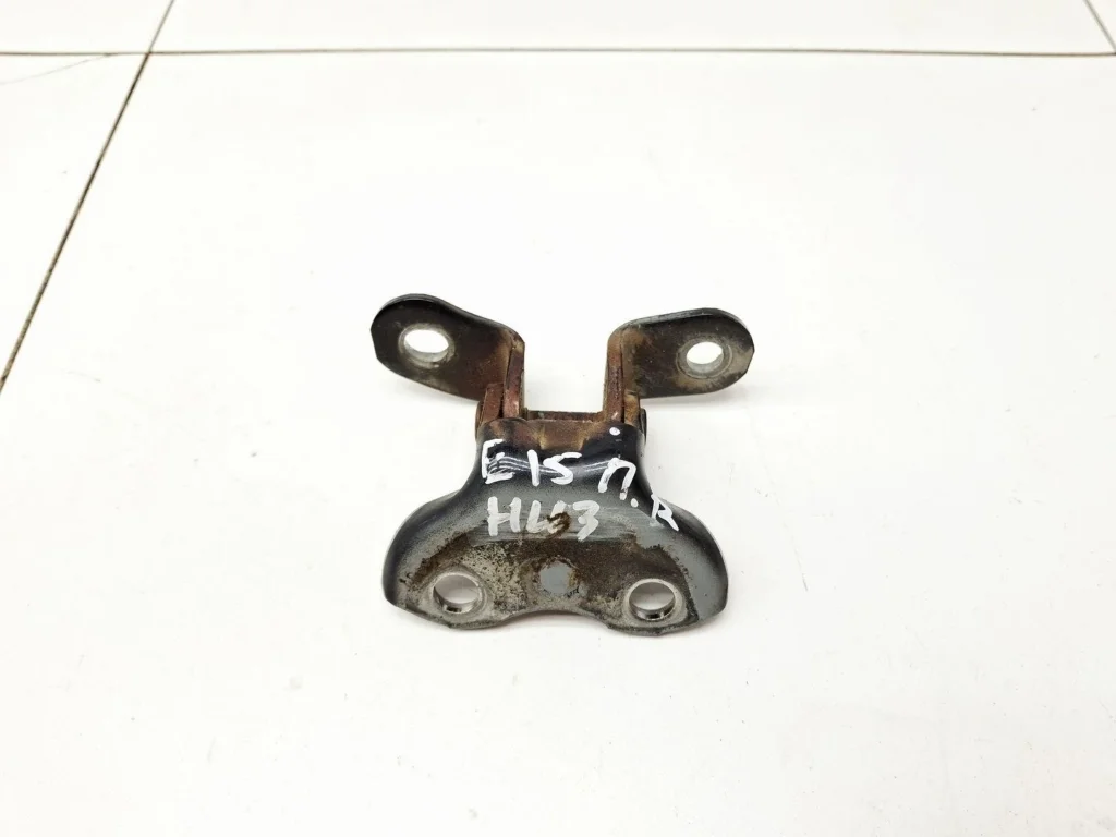 Петля двери передней правой нижняя Toyota Corolla 2008 (E150)