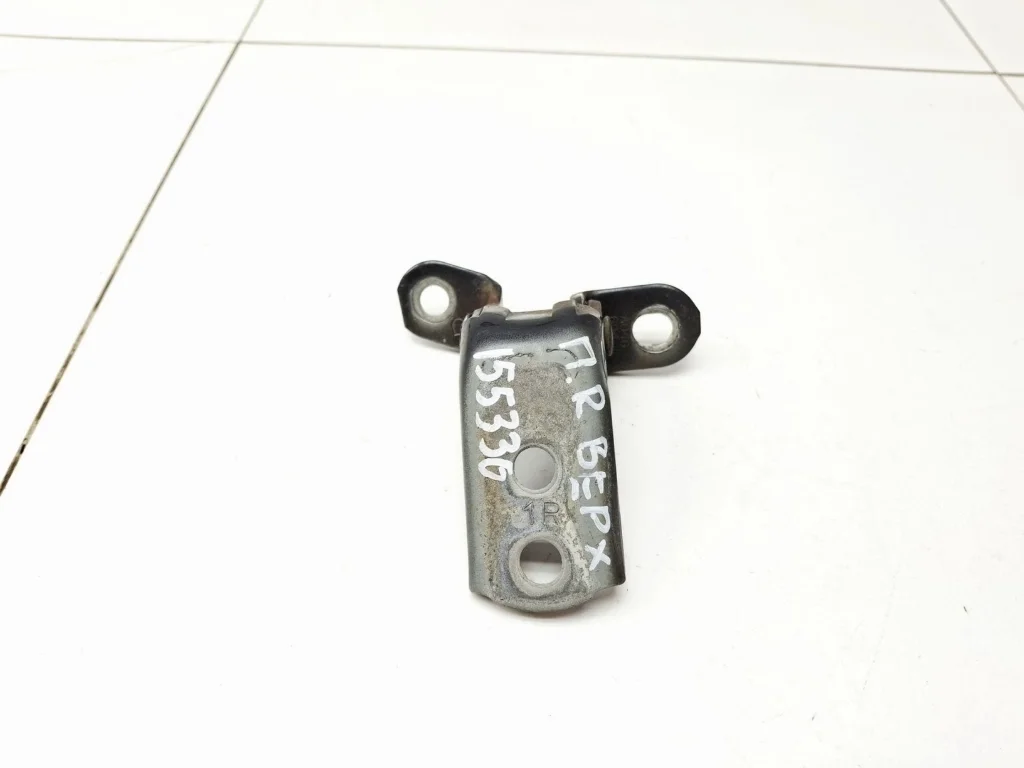 Петля двери передней правой верхняя Toyota Corolla 2008 (E150)