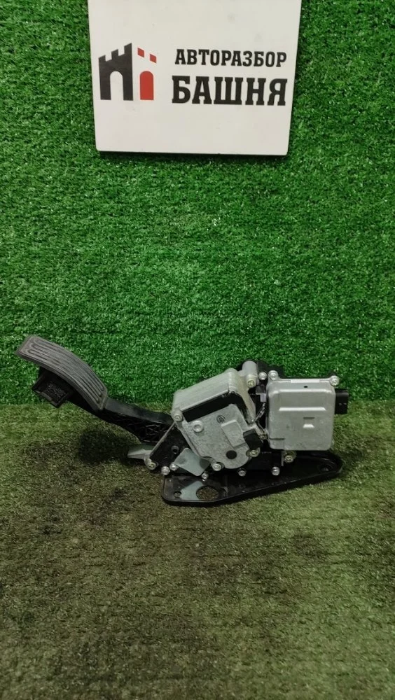 Педаль газа Nissan Patrol 2011 180021LA6A Y62 VK56VD