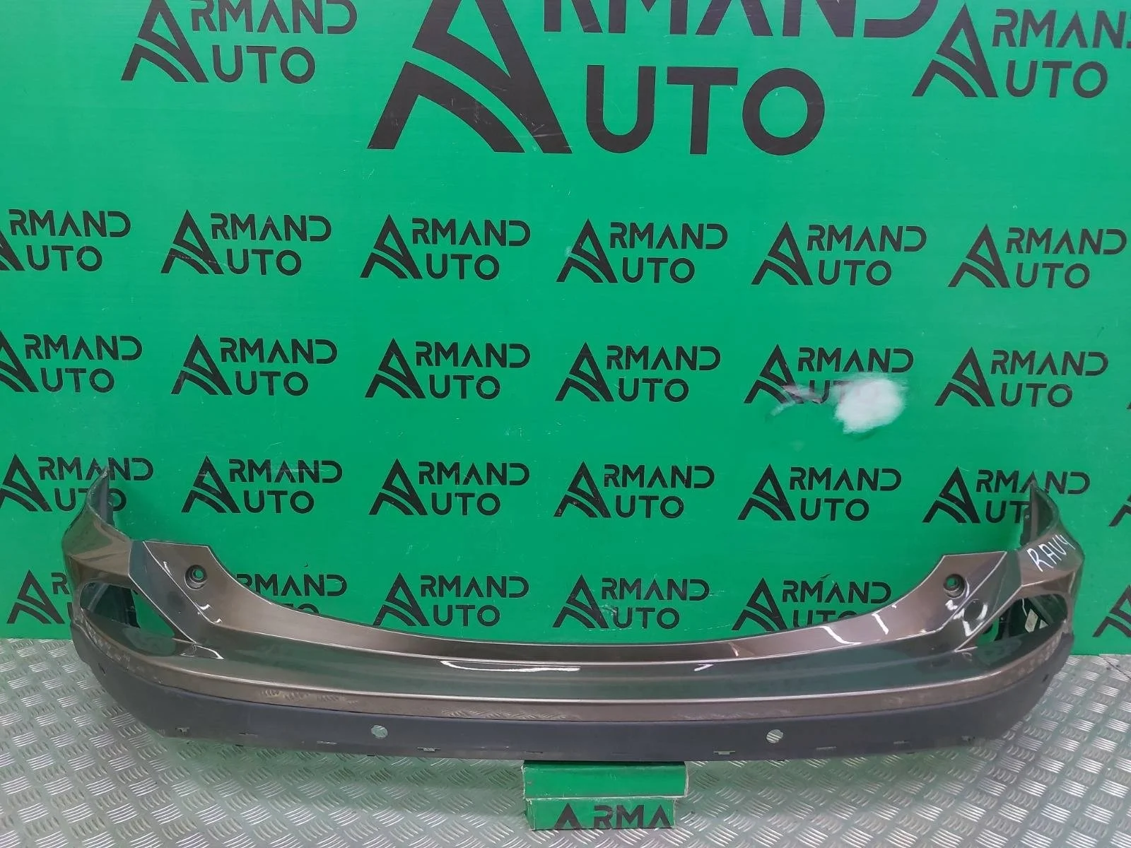 Бампер Toyota RAV4 2015-2019 CA40