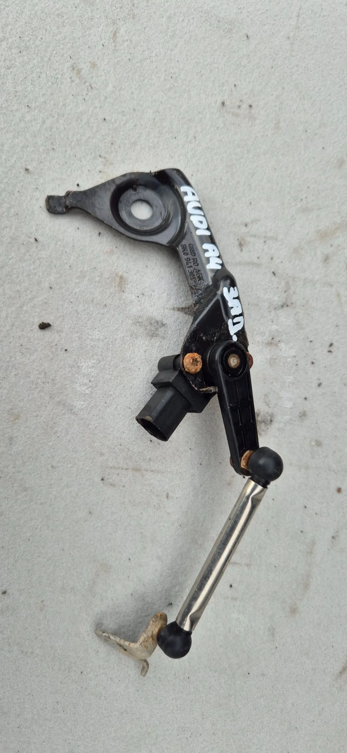 Датчик регулировки дорож. просвета для Audi A4 B8