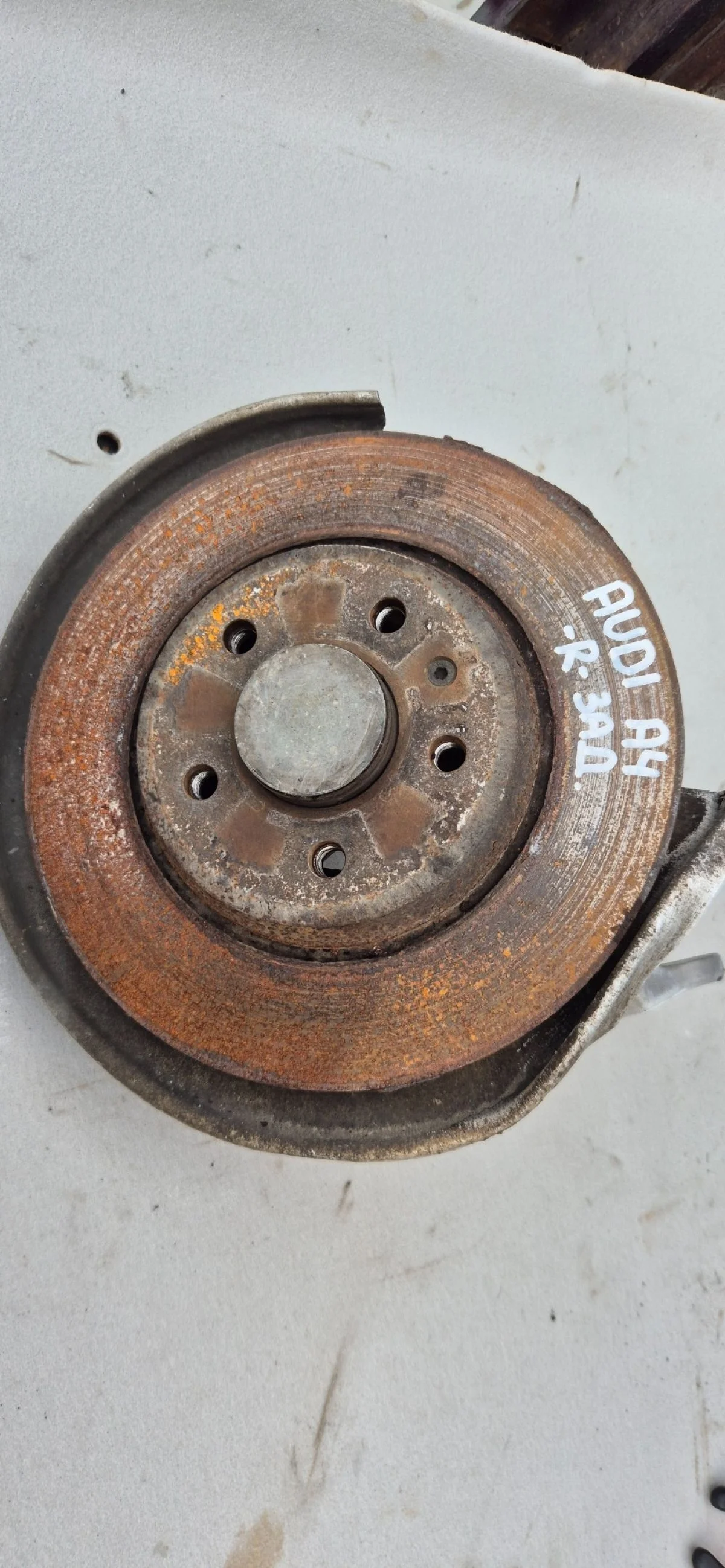 Кулак поворотный задний правый для Audi A4 (B8)