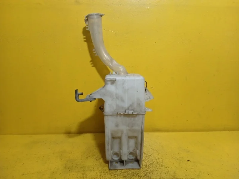 Бачок омывателя MITSUBISHI Outlander 1 2003-2007