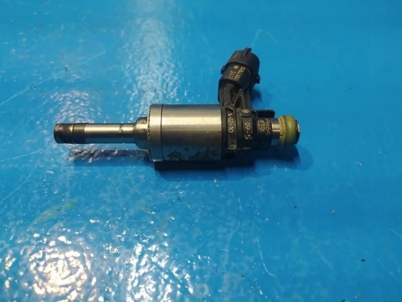 Форсунка топливная Volvo S60, XC60 2008-2016
