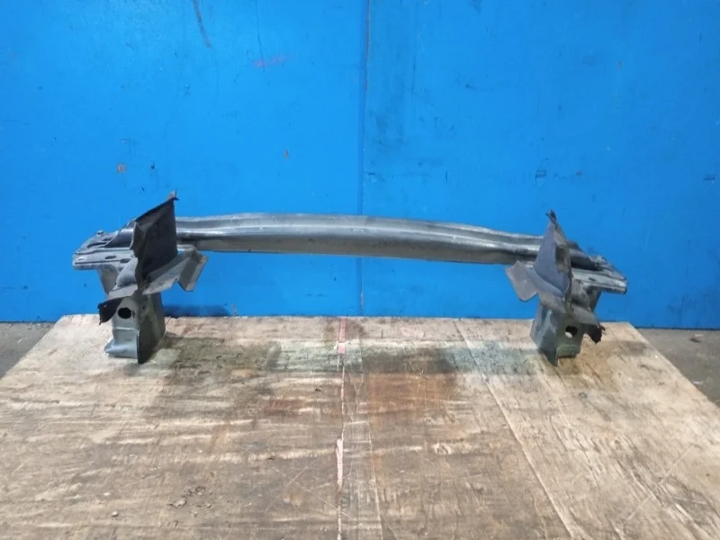 Усилитель бампера Volvo S60 2010-2013