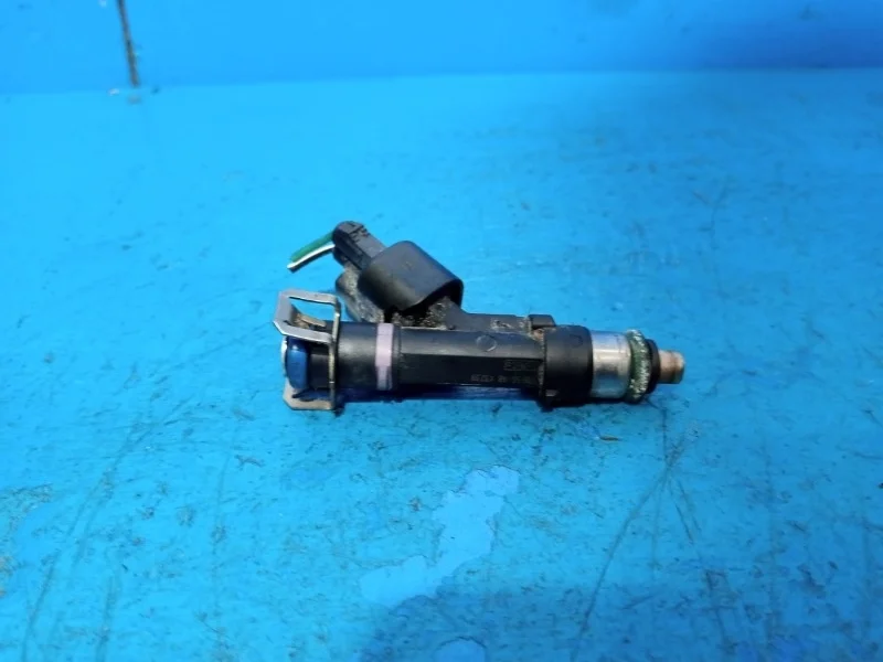 Форсунка топливная Mazda 3, 6, CX-7 2007-2013