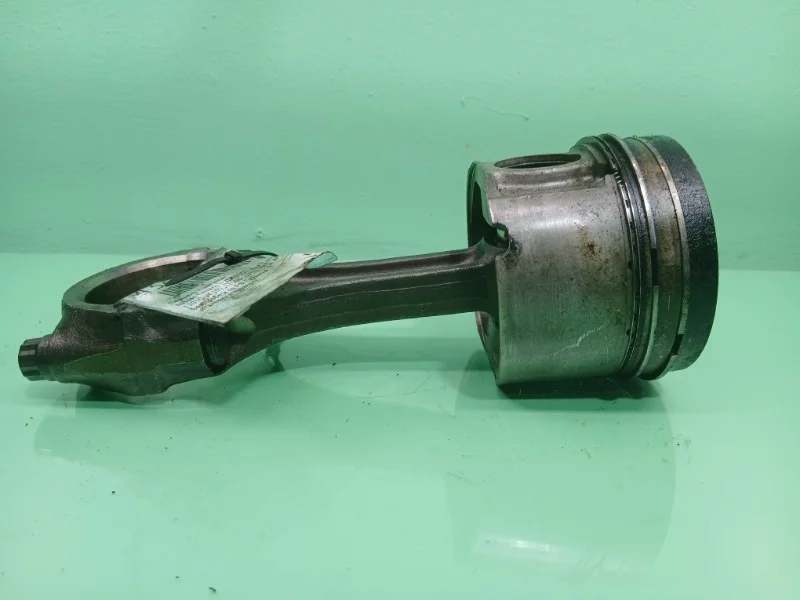 Поршень с шатуном Nissan Patrol Y61 1993-2010