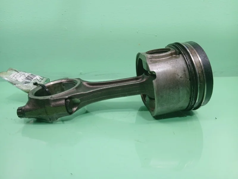 Поршень с шатуном Nissan Patrol Y61 1993-2010