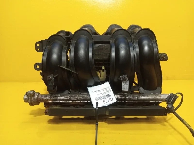 Коллектор впускной Ford Focus 2 2005-2011