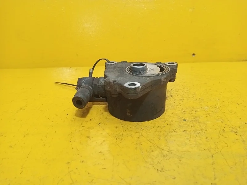 Насос вакуумный Nissan Patrol Y61 1997-2008