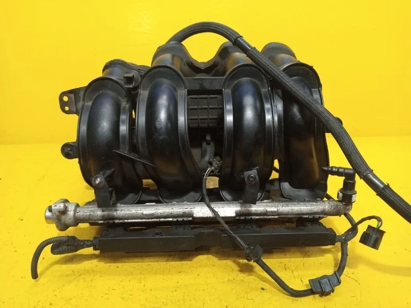 Коллектор впускной Ford Focus 2 2005-2011