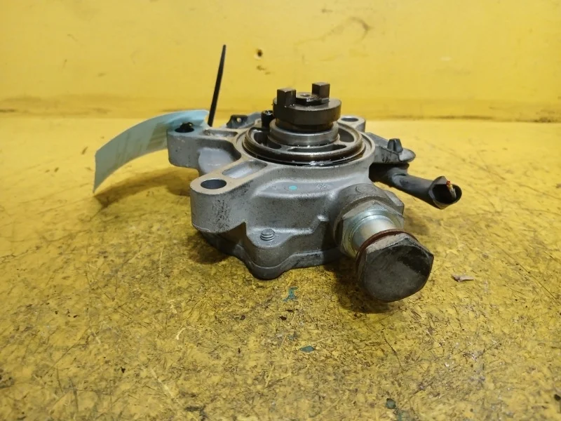 Насос вакуумный Mazda 3, 6, CX-5 2012-2017