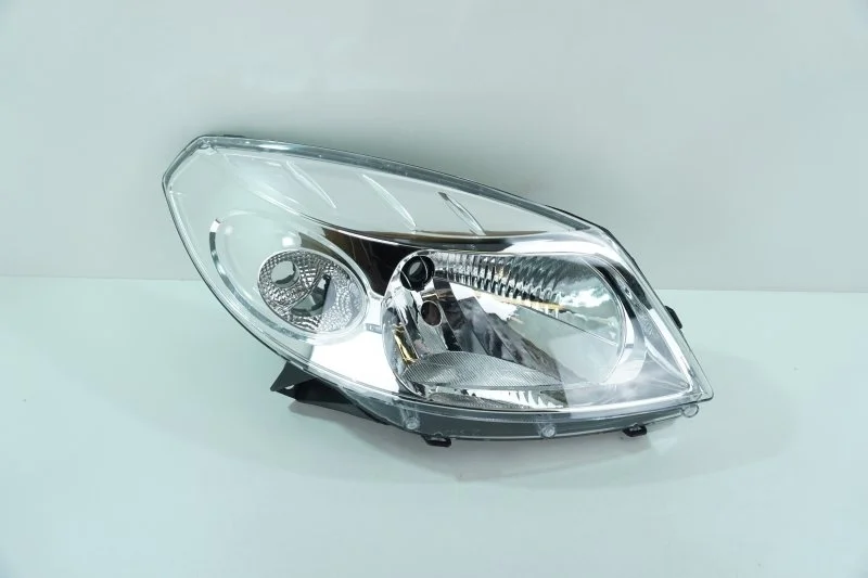 Фара Renault Sandero 2008- DIF6104020101 1, правая