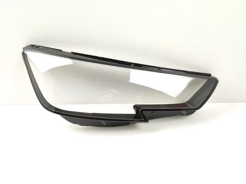 Стекло фары Audi A4 2015-2020 8W0941034 B9, правое