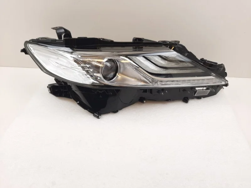 Фара Toyota Camry 2018-2021 8114533E11 V70, правая