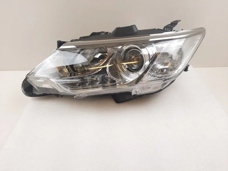 Фара Toyota Camry 2014-2018 8118533891 V55, левая