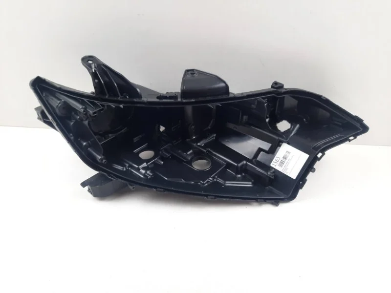 Корпус фары Mitsubishi Outlander 2015- 8301D331 3, передний правый