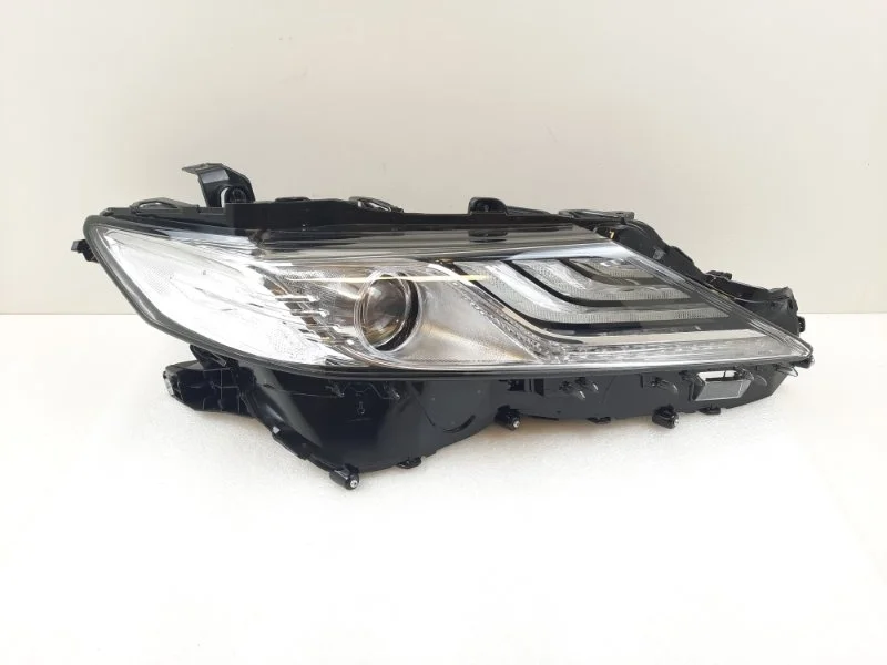 Фара Toyota Camry 2017- 8114533E11 V70, правая