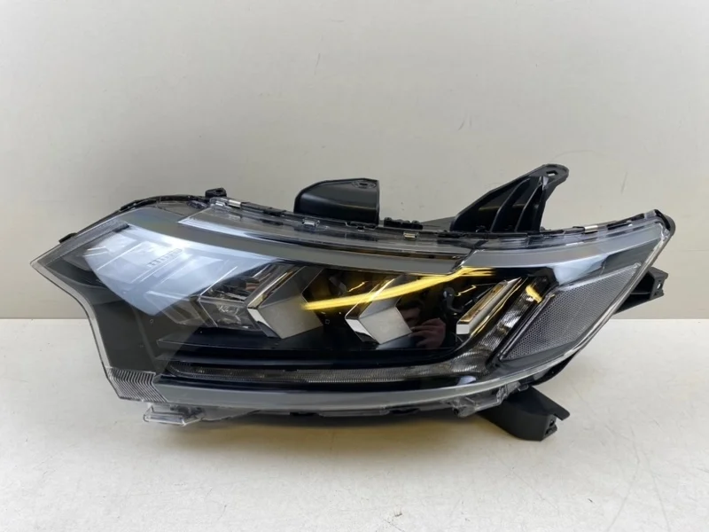 Фара Mitsubishi Outlander 2018-2022 8301D331 3, левая