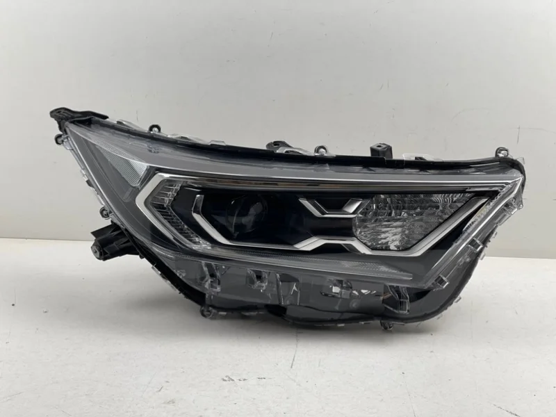 Фара Toyota Rav4 2018-2023 8114542A32 U50, правая