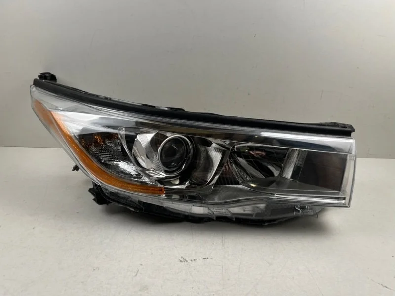 Фара Toyota Highlander 2014-2018 811500E220 3, правая