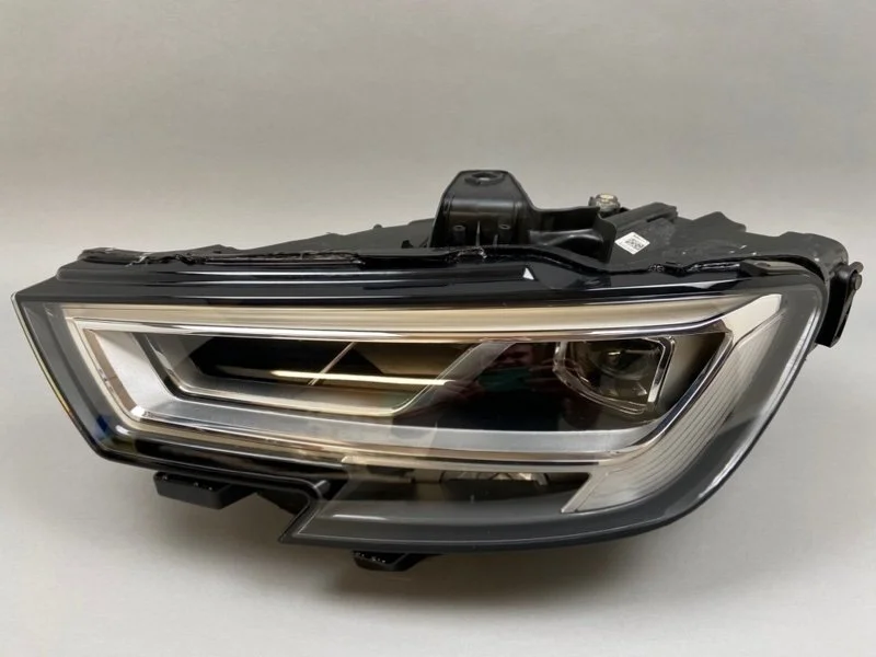 Фара Audi A3 2016-2020 8V0941033C 8V, левая