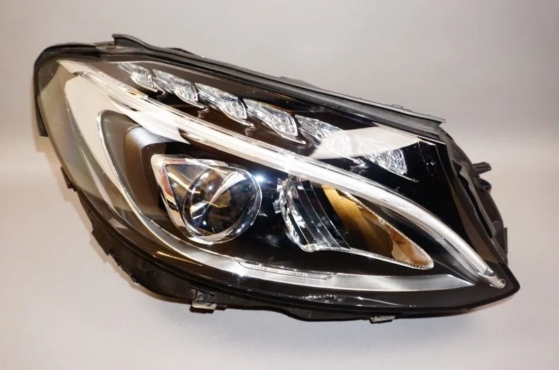 Фара Mercedes-Benz C-Class 2014-2018 A2059062604 W205, правая