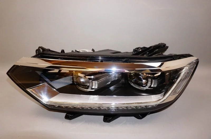 Фара Volkswagen Passat 2015-2020 3G1941081C B8, левая