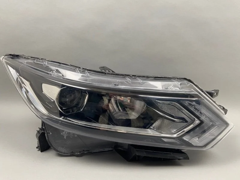 Фара Nissan Qashqai 2017-2022 26010HV00B J11, правая