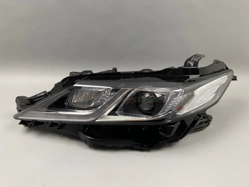 Фара Toyota Camry 2018-2023 8115033G00 V70, левая