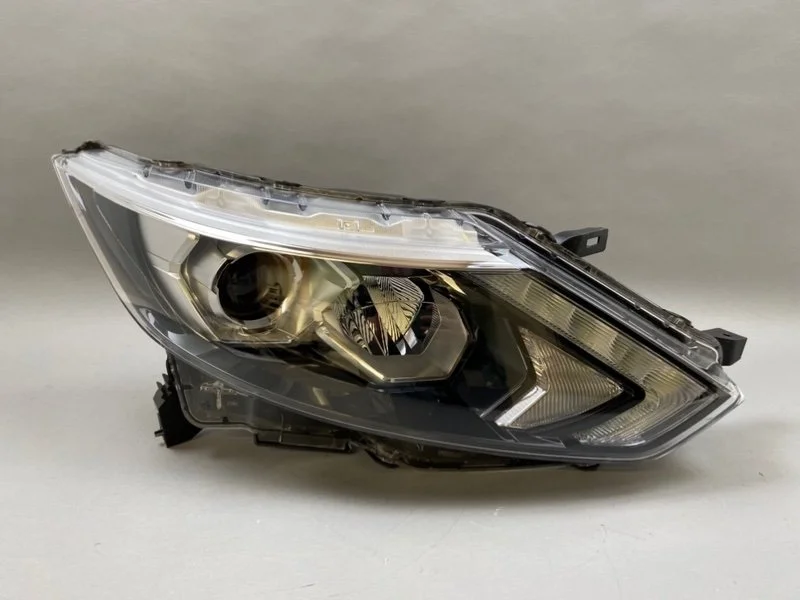 Фара Nissan Qashqai 2013-2017 260104EH1B J11, правая