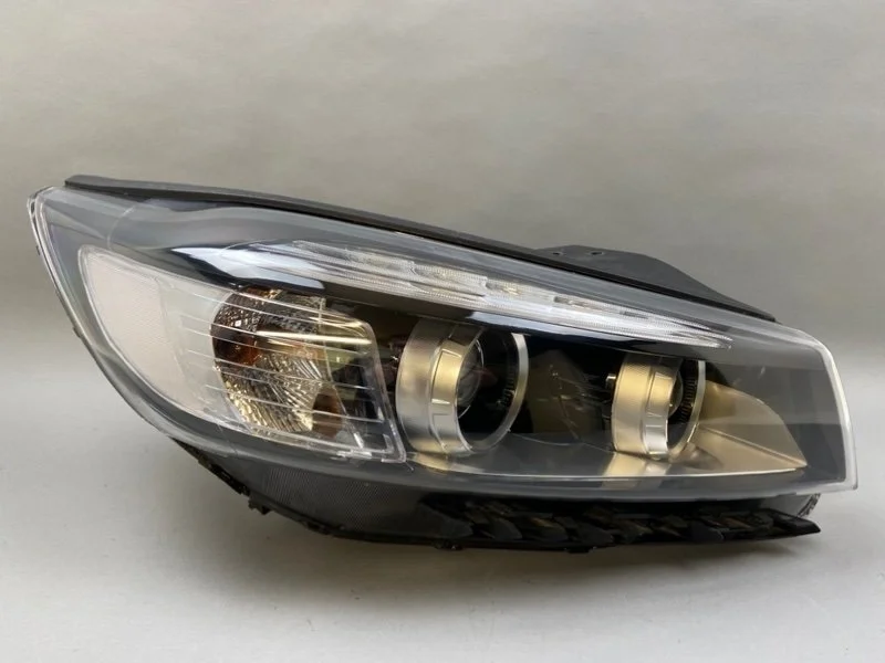 Фара Kia Sorento Prime 2014-2017 92102C5200 3 UM, правая