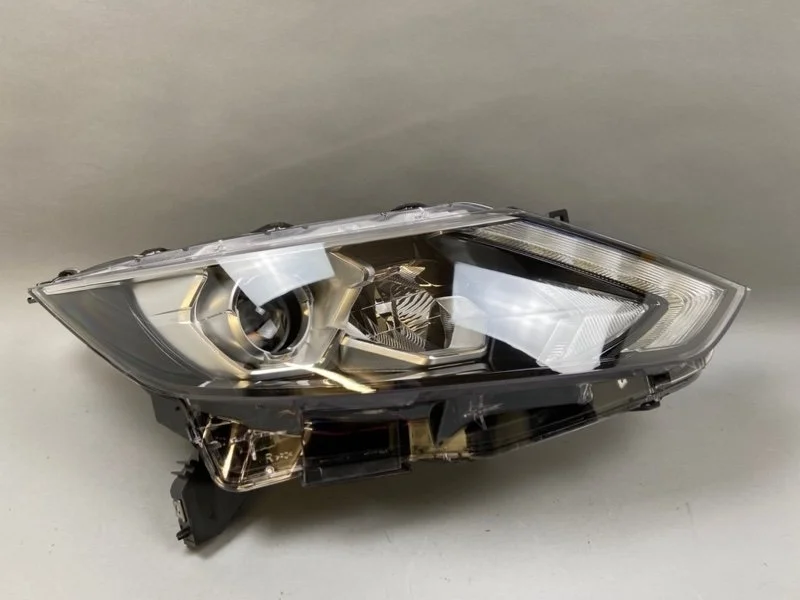Фара Nissan Qashqai 2013-2017 260104EH1B J11, правая