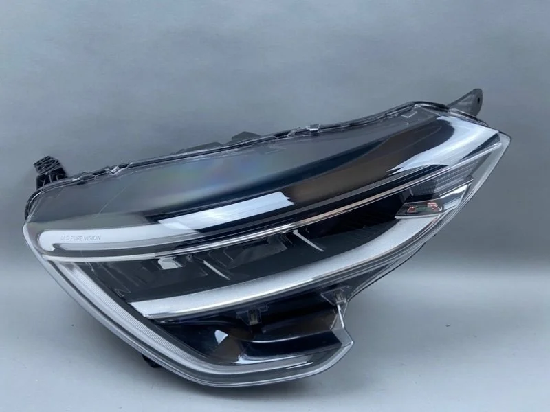 Фара Renault Arkana 2018- 260105307R 1, правая