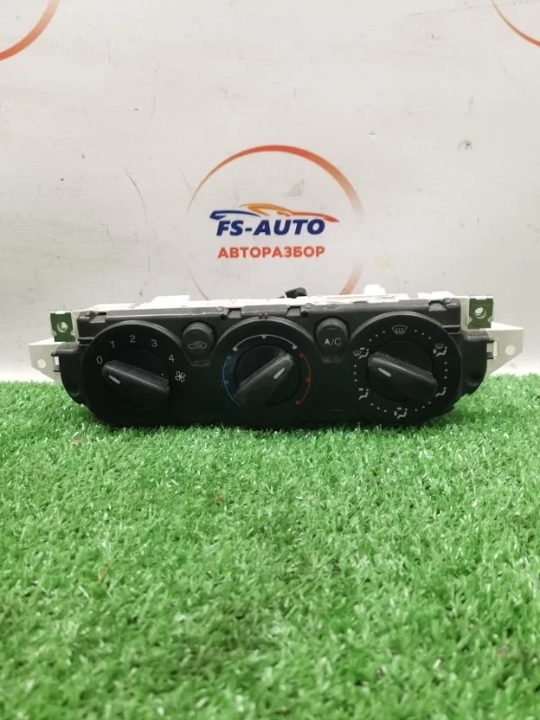 Блок управления кондиционером Ford Focus 2 2010 7M5T19980AA КУПЕ 2.0 AODA