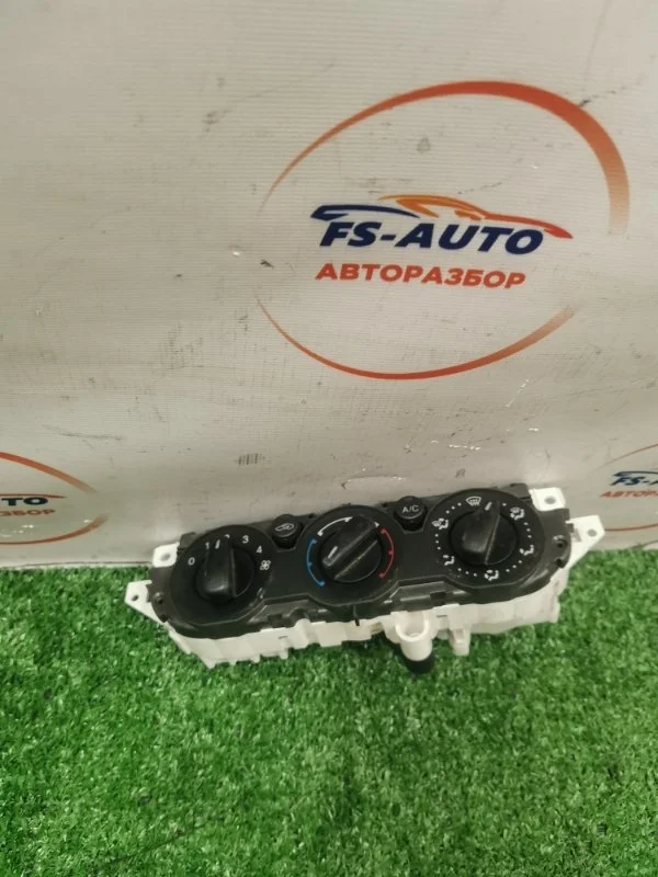 Блок управления климат-контролем Ford Focus 2 2008 7M5T19980AA ХЕТЧБЕК 3 ДВЕРИ 2.0 AODA