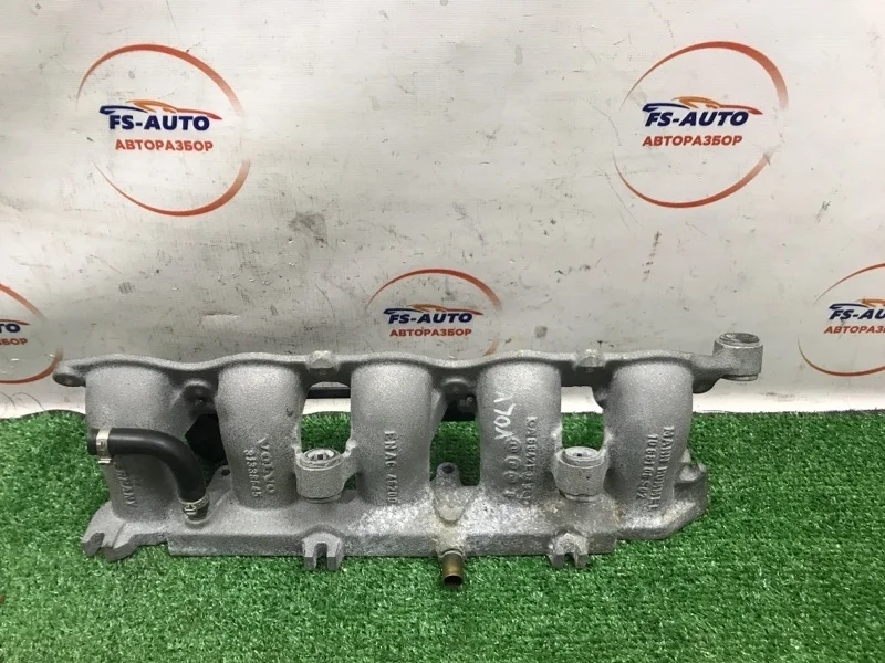 Впускной коллектор Volvo V40 2013 31338645 ХЕТЧБЭК 2.0 B5204T9