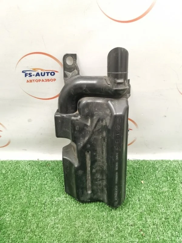 Резонатор воздушного фильтра Mazda 3 2018 PE0113195 BM 2.0 PE