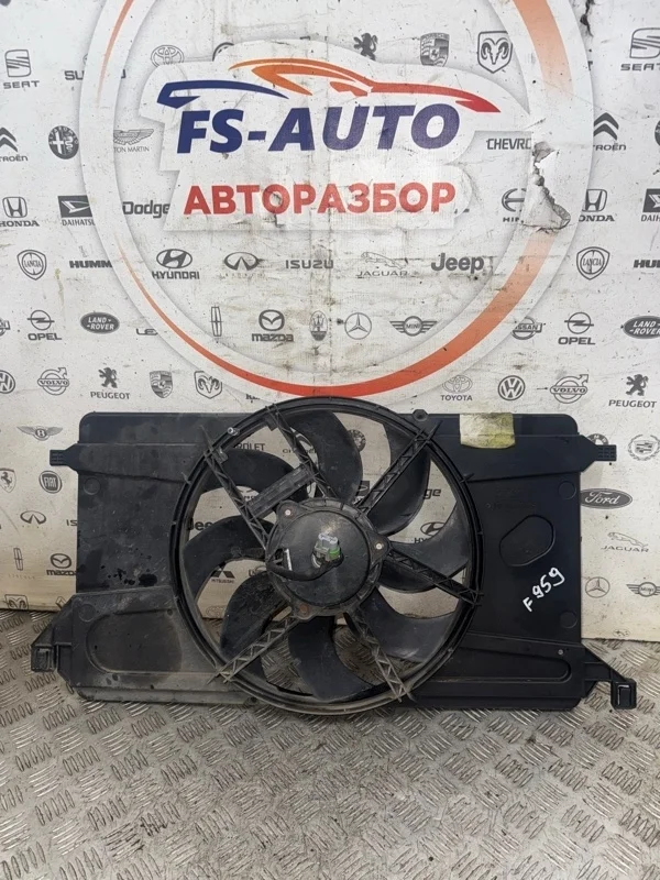 Вентилятор радиатора Ford Focus 2 2010 3M518C607EC ХЕТЧБЕК 1.6 SHDA