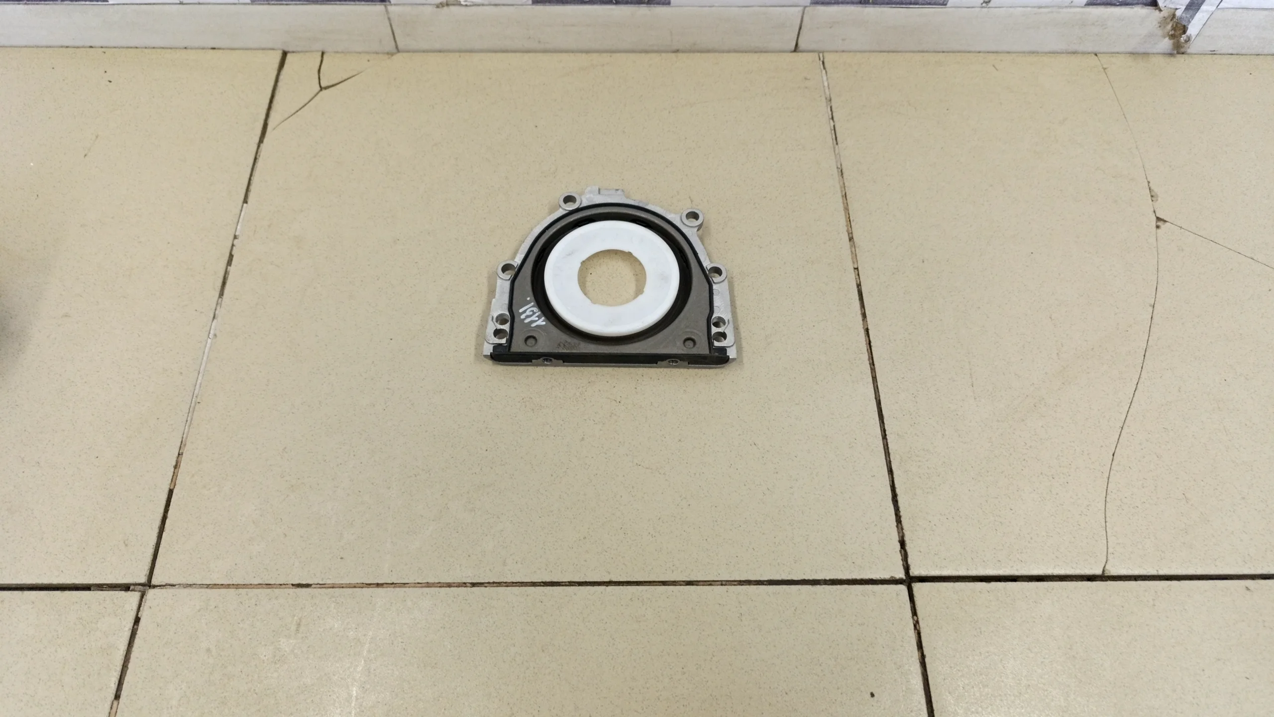 Крышка коленвала задняя Octavia (A4 1U-) 2000-2011