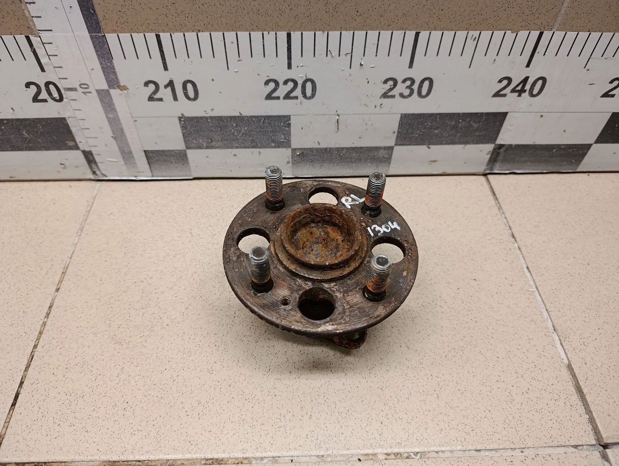 Ступица задняя Solaris 2010-2017