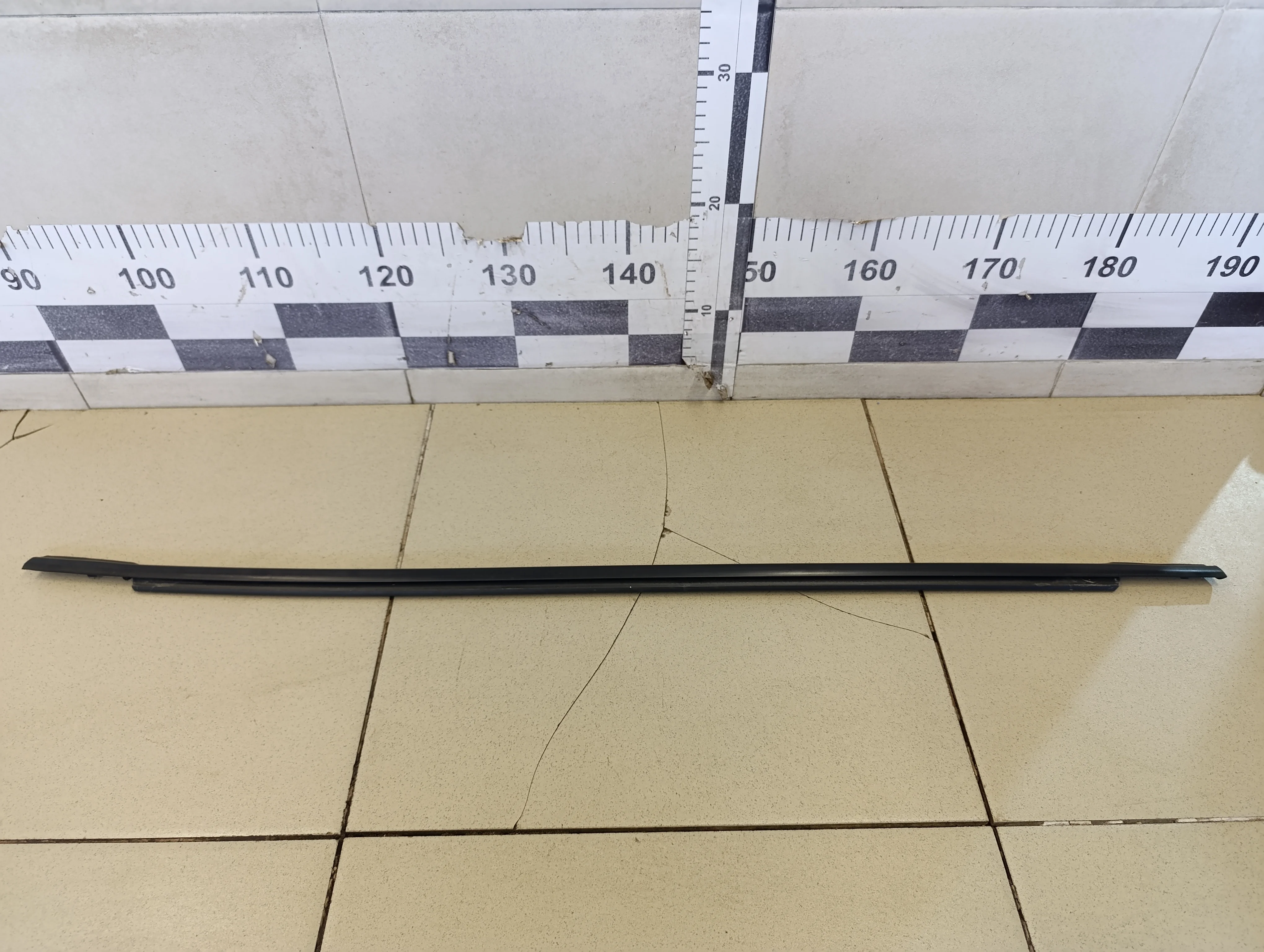 Накладка стекла заднего правого Solaris 2010-2017