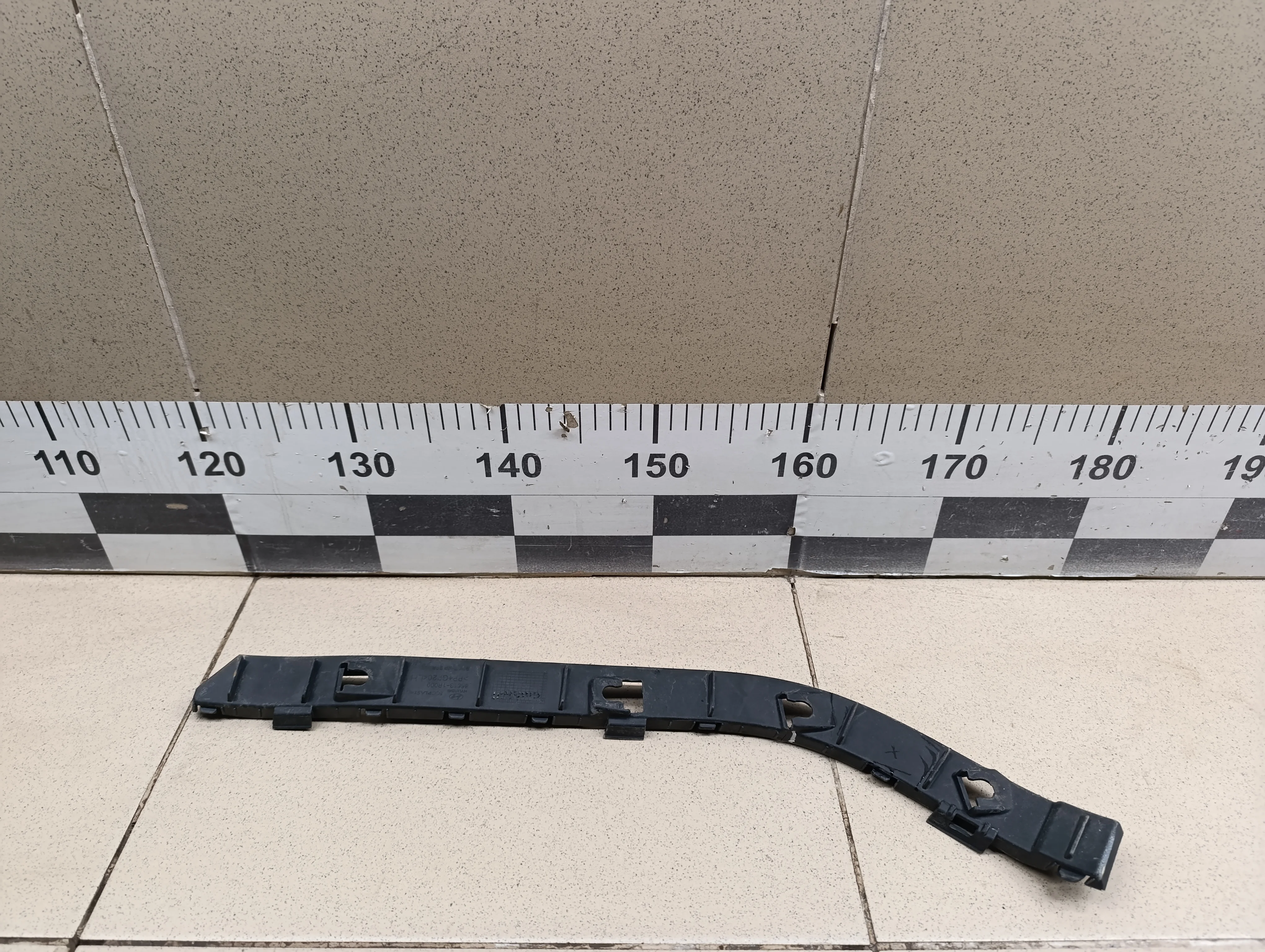 Направляющая заднего бампера левая Solaris 2010-2017