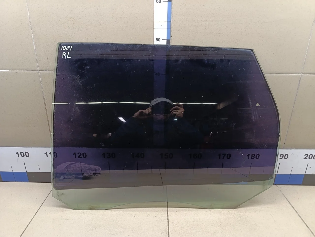 Стекло двери задней левой Focus II 2005-2008