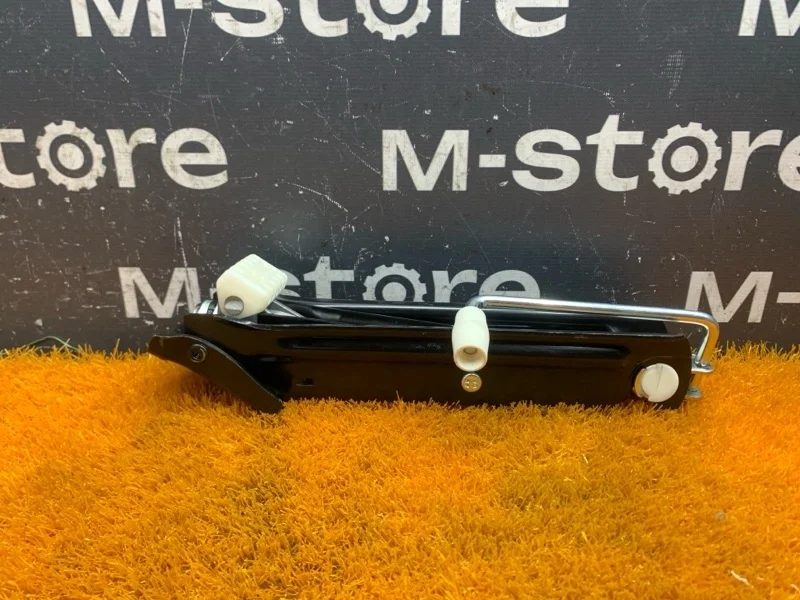 Домкрат Mercedes-Benz C-Class 2006 A2035830715 W203 271.940