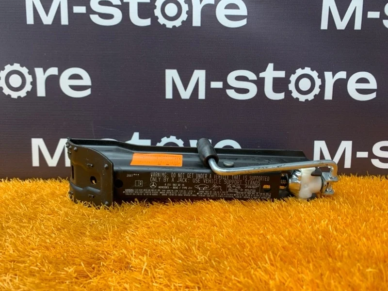 Домкрат Mercedes-Benz E-Class 2007 A2115830215 W211 272.943