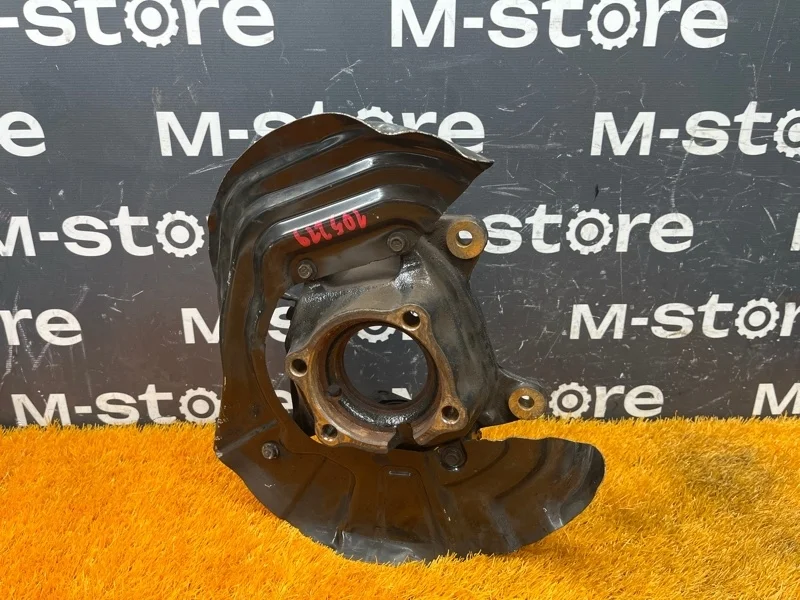 Кулак поворотный Bmw X3 2013 31216855953 F25 N47D20C, передний левый