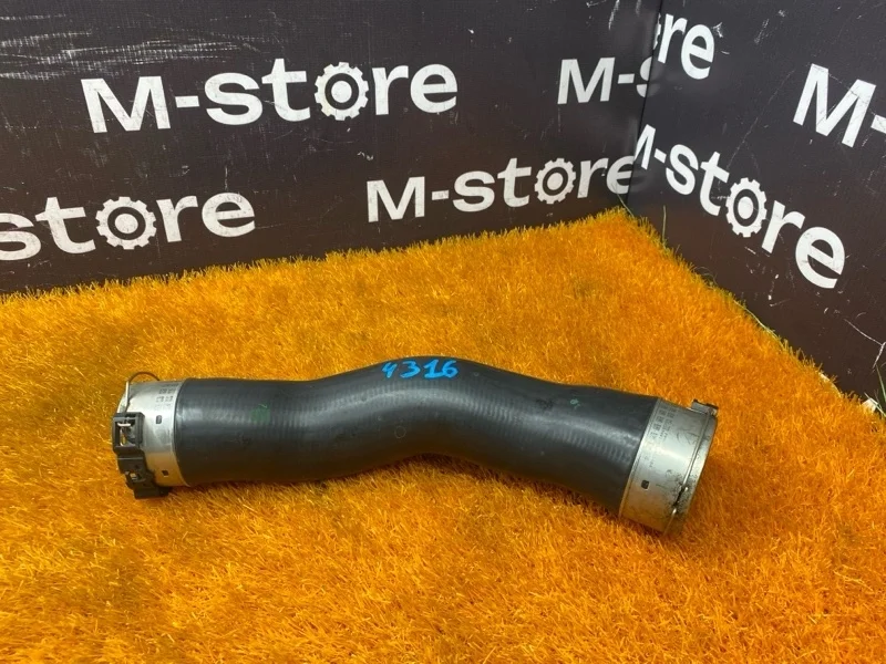 Патрубок интеркулера Bmw 3-Series 2013 11617810616 F30 N47D20C
